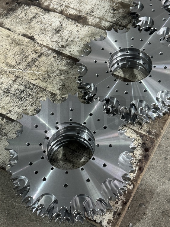 যান্ত্রিক সরঞ্জামে স্প্রকেটের প্রধান কাজ কী?